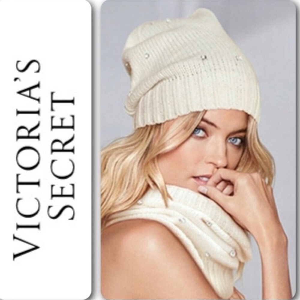 Victoria’s Secret Ivory and Silver Rhinestone Knit Tube Scarf One Size